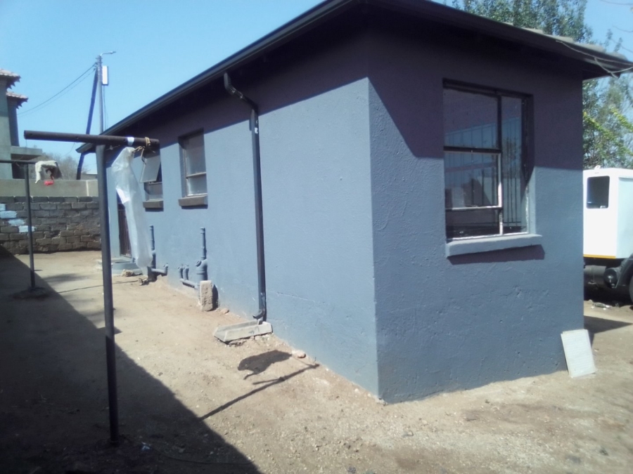 To Let 3 Bedroom Property for Rent in Clayville East Gauteng