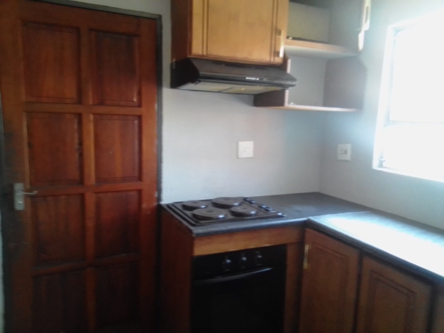 To Let 3 Bedroom Property for Rent in Clayville East Gauteng