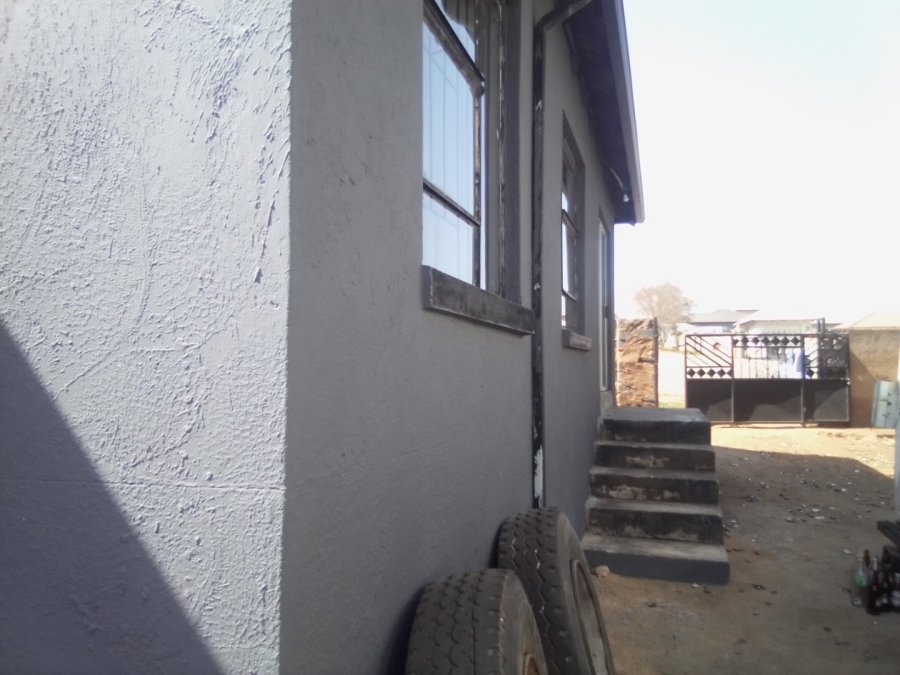 To Let 3 Bedroom Property for Rent in Clayville East Gauteng