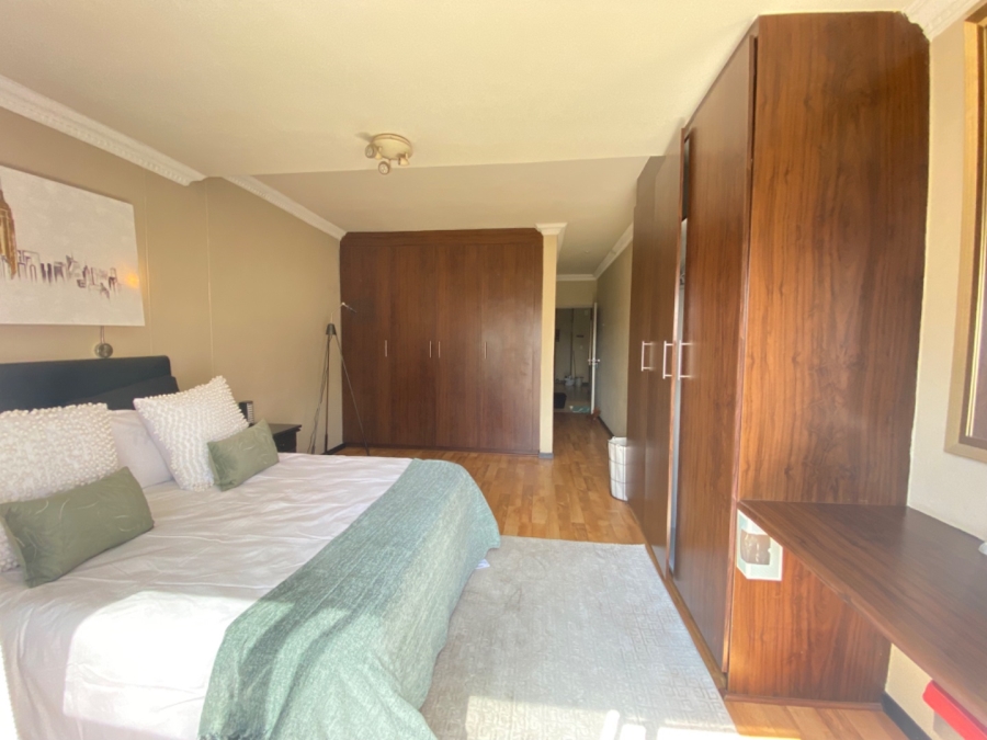 To Let 1 Bedroom Property for Rent in Sandton Central Gauteng