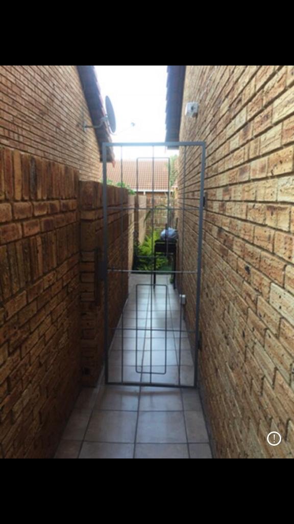 2 Bedroom Property for Sale in Centurion Central Gauteng