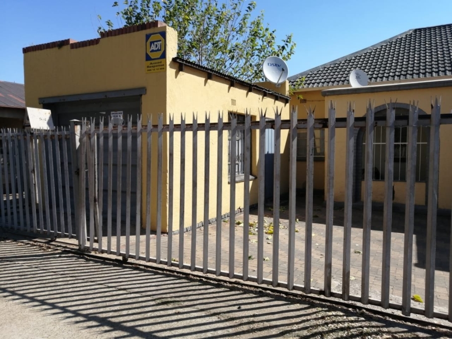 8 Bedroom Property for Sale in Geduld Ext 2 Gauteng