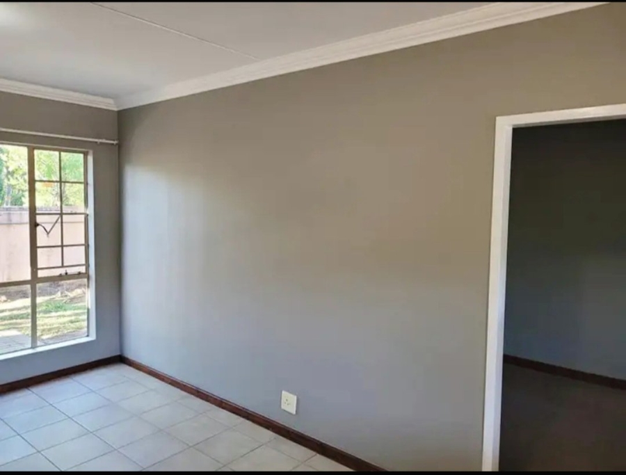 1 Bedroom Property for Sale in Silver Lakes Gauteng