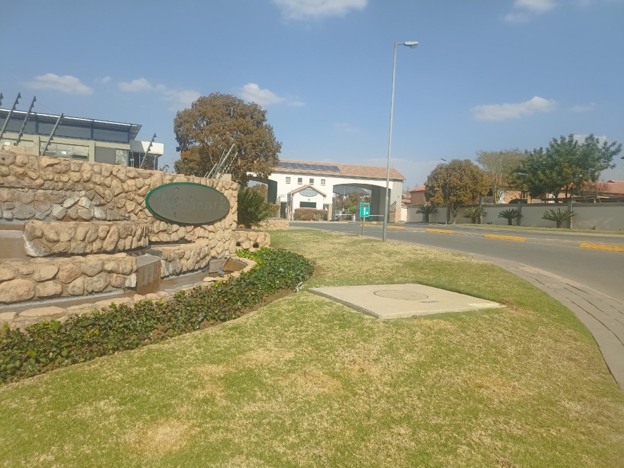 1 Bedroom Property for Sale in Silver Lakes Gauteng