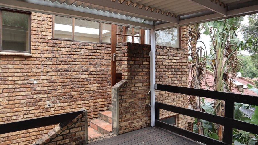 1 Bedroom Property for Sale in Atholl Gardens Gauteng