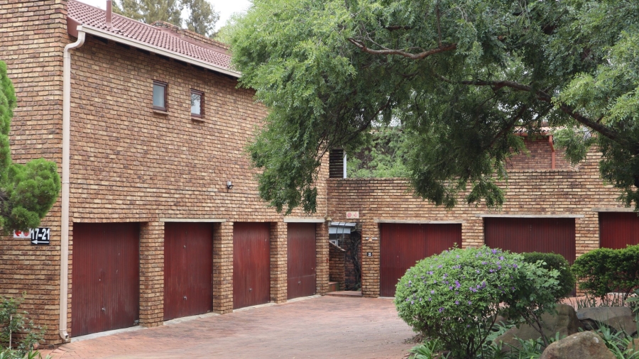 1 Bedroom Property for Sale in Atholl Gardens Gauteng