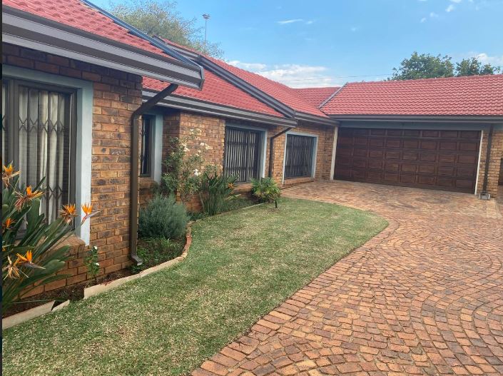 4 Bedroom Property for Sale in Soshanguve BB Gauteng