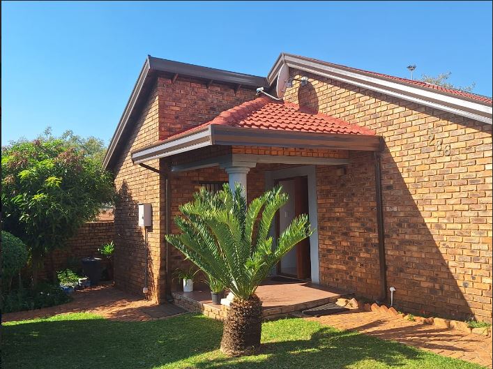 4 Bedroom Property for Sale in Soshanguve BB Gauteng