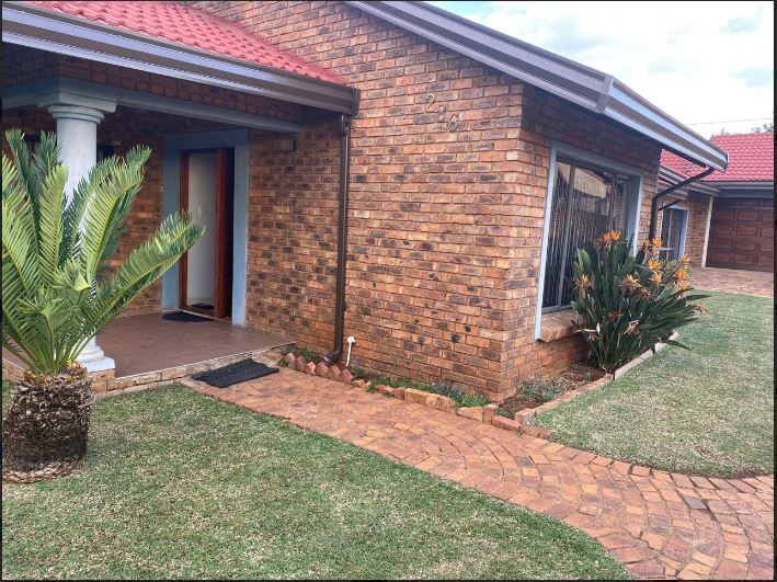 4 Bedroom Property for Sale in Soshanguve BB Gauteng