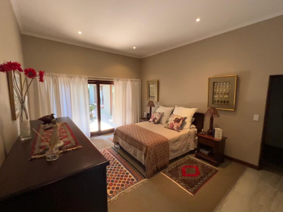 5 Bedroom Property for Sale in Silver Lakes Golf Estate Gauteng