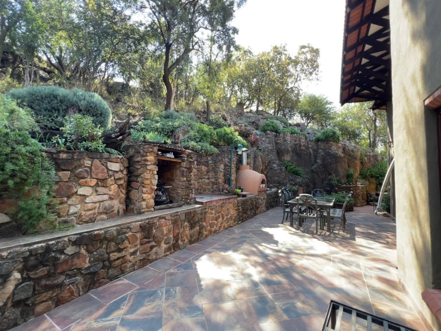 5 Bedroom Property for Sale in Silver Lakes Golf Estate Gauteng