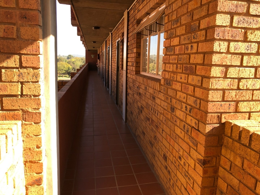 2 Bedroom Property for Sale in Zwartkop Gauteng