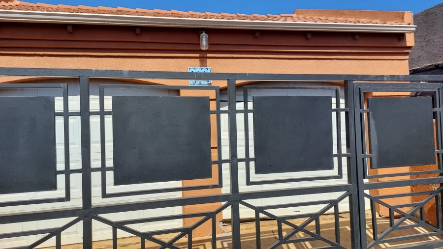 2 Bedroom Property for Sale in Vosloorus Ext 14 Gauteng