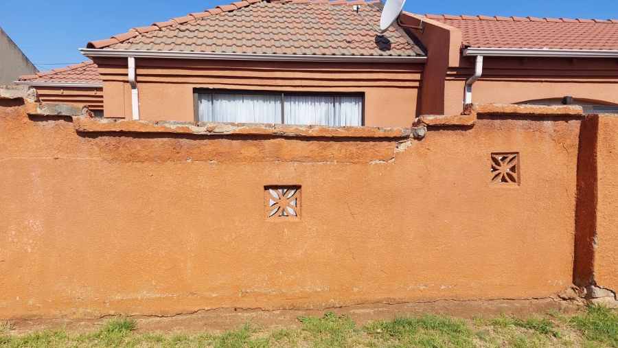 2 Bedroom Property for Sale in Vosloorus Ext 14 Gauteng