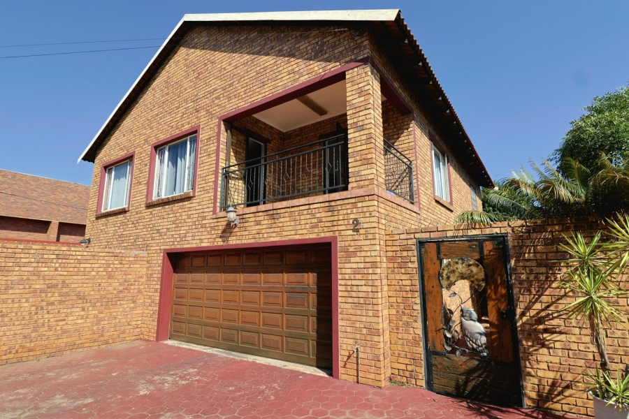 5 Bedroom Property for Sale in Eldoraigne Gauteng