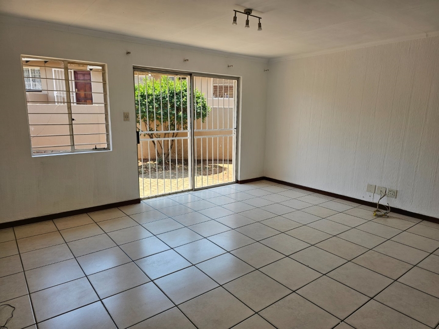 To Let 2 Bedroom Property for Rent in Northwold Gauteng