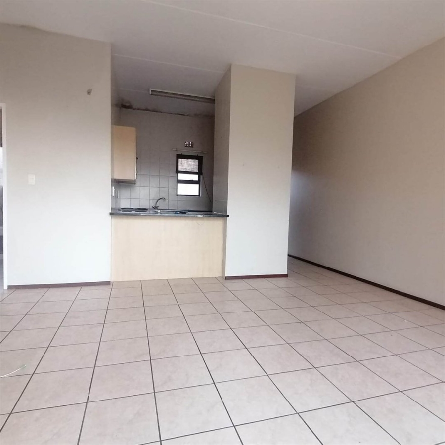 2 Bedroom Property for Sale in Pineslopes Gauteng