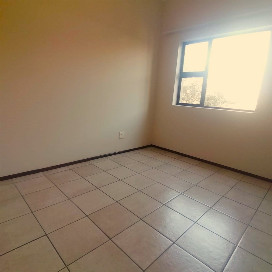 2 Bedroom Property for Sale in Pineslopes Gauteng