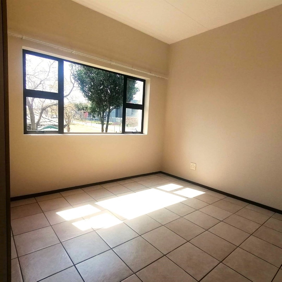 2 Bedroom Property for Sale in Pineslopes Gauteng