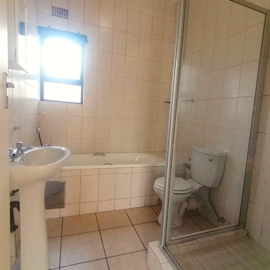 2 Bedroom Property for Sale in Pineslopes Gauteng