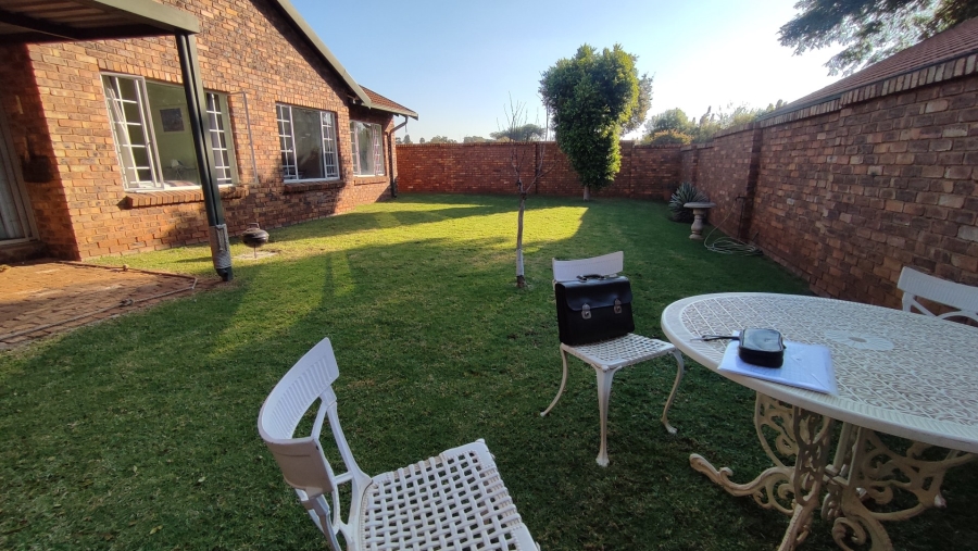 3 Bedroom Property for Sale in Wierdaglen Estate Gauteng