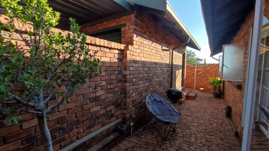 3 Bedroom Property for Sale in Wierdaglen Estate Gauteng