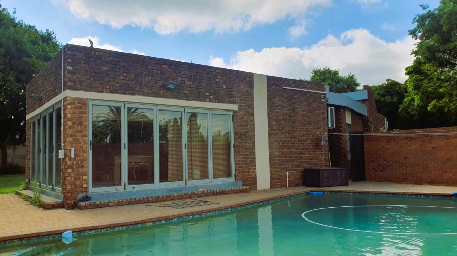 4 Bedroom Property for Sale in Elardus Park Gauteng