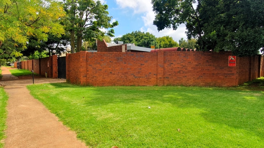 4 Bedroom Property for Sale in Elardus Park Gauteng