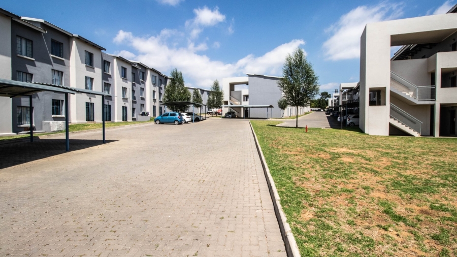 1 Bedroom Property for Sale in Noordwyk Gauteng