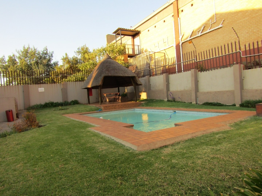 2 Bedroom Property for Sale in Suideroord Gauteng