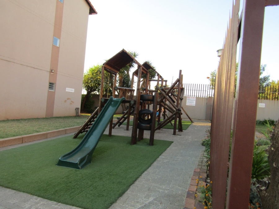 2 Bedroom Property for Sale in Suideroord Gauteng