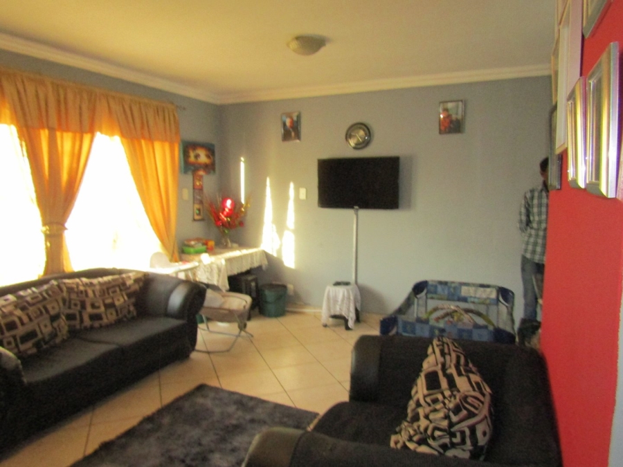 2 Bedroom Property for Sale in Suideroord Gauteng