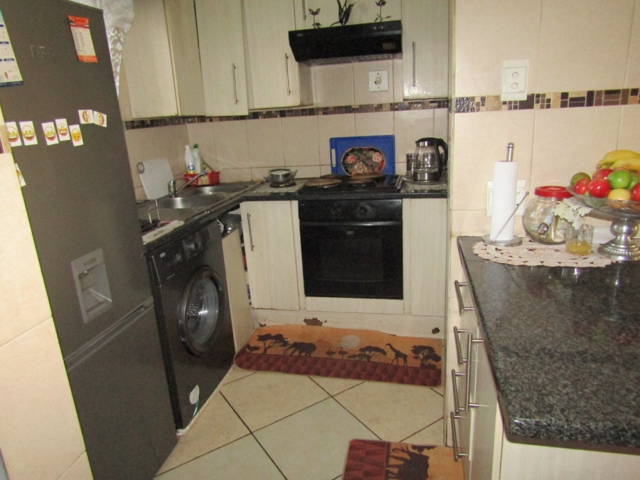 2 Bedroom Property for Sale in Suideroord Gauteng