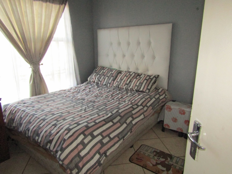 2 Bedroom Property for Sale in Suideroord Gauteng