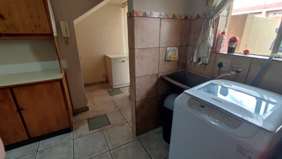 3 Bedroom Property for Sale in Wierda Park Gauteng