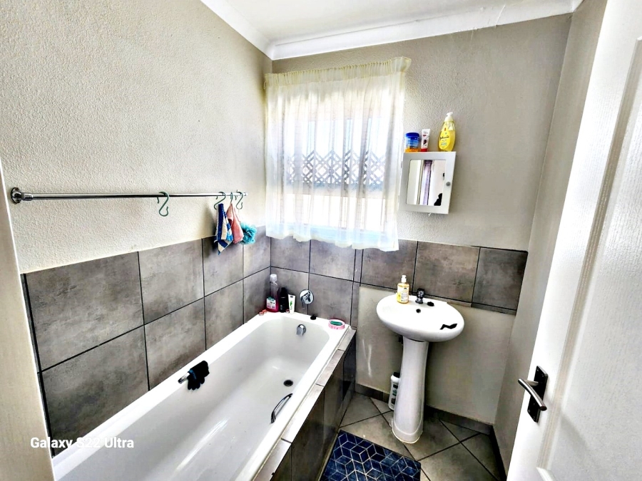 To Let 2 Bedroom Property for Rent in Brenthurst Gauteng