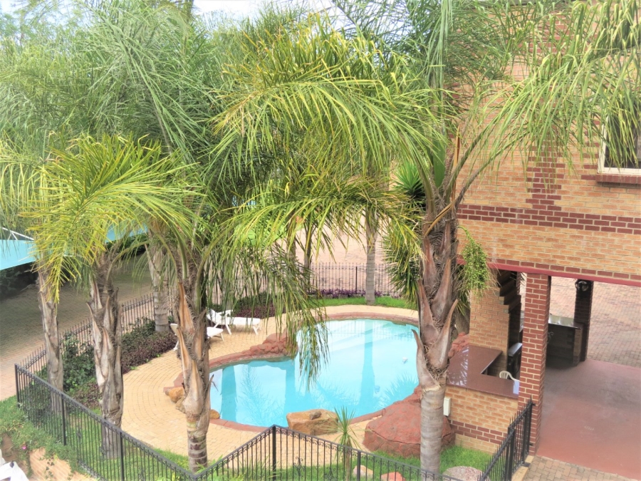 12 Bedroom Property for Sale in Glen Austin Gauteng