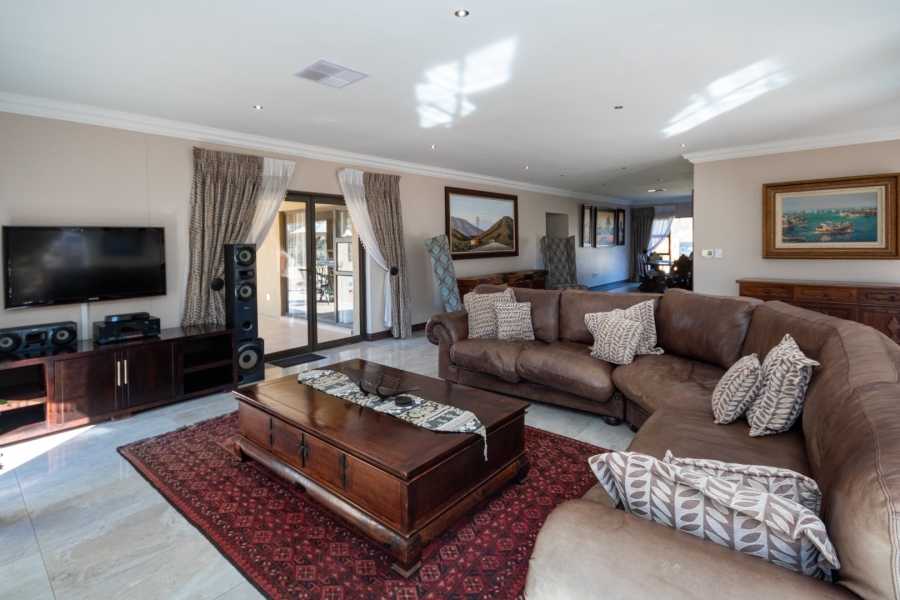 5 Bedroom Property for Sale in Honingklip A H Gauteng