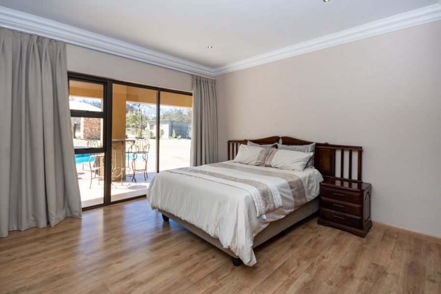 5 Bedroom Property for Sale in Honingklip A H Gauteng