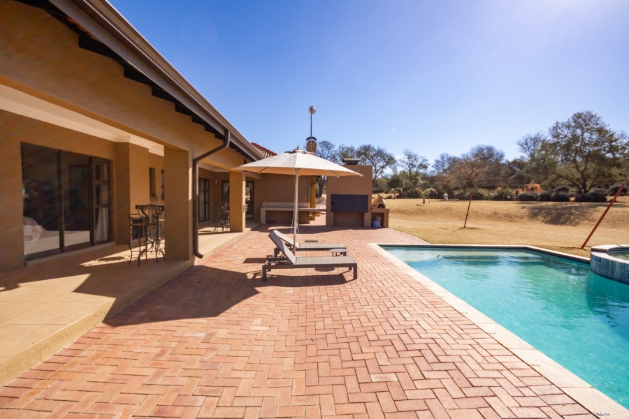 5 Bedroom Property for Sale in Honingklip A H Gauteng