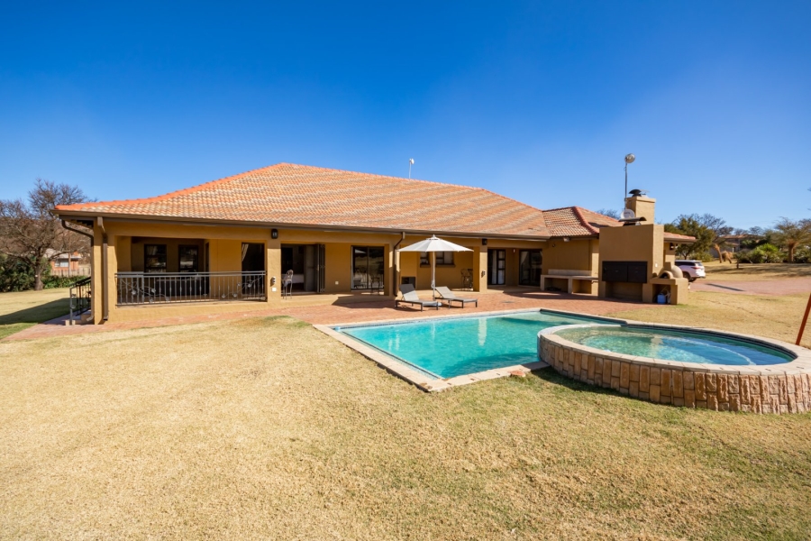 5 Bedroom Property for Sale in Honingklip A H Gauteng