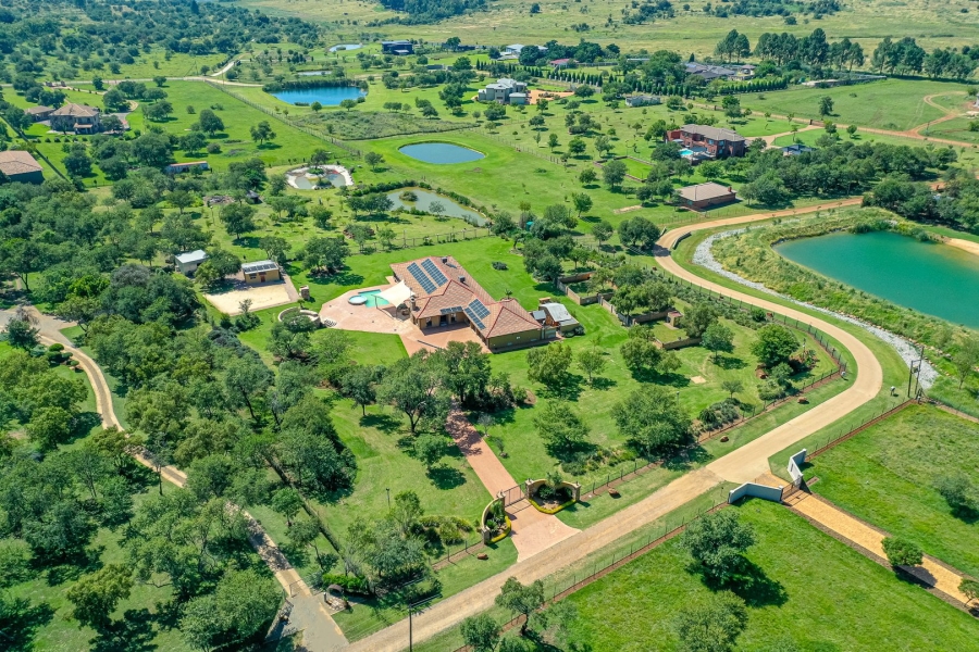 5 Bedroom Property for Sale in Honingklip A H Gauteng