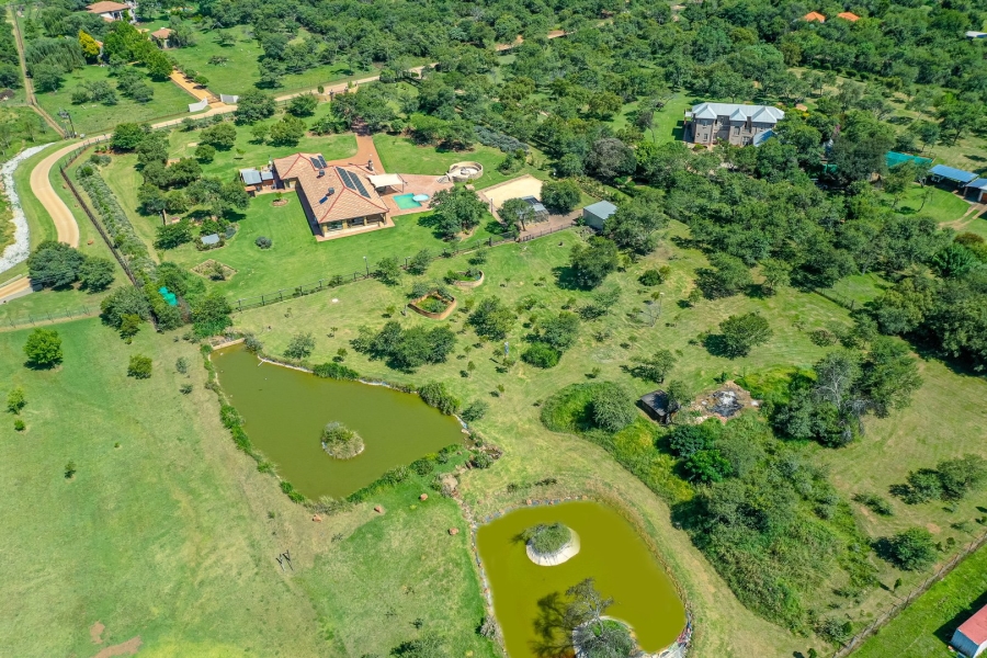 5 Bedroom Property for Sale in Honingklip A H Gauteng