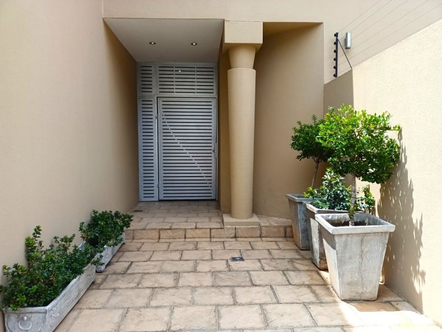 To Let 4 Bedroom Property for Rent in Melrose North Gauteng