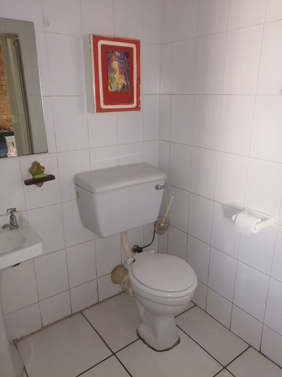 To Let 1 Bedroom Property for Rent in Observatory Gauteng