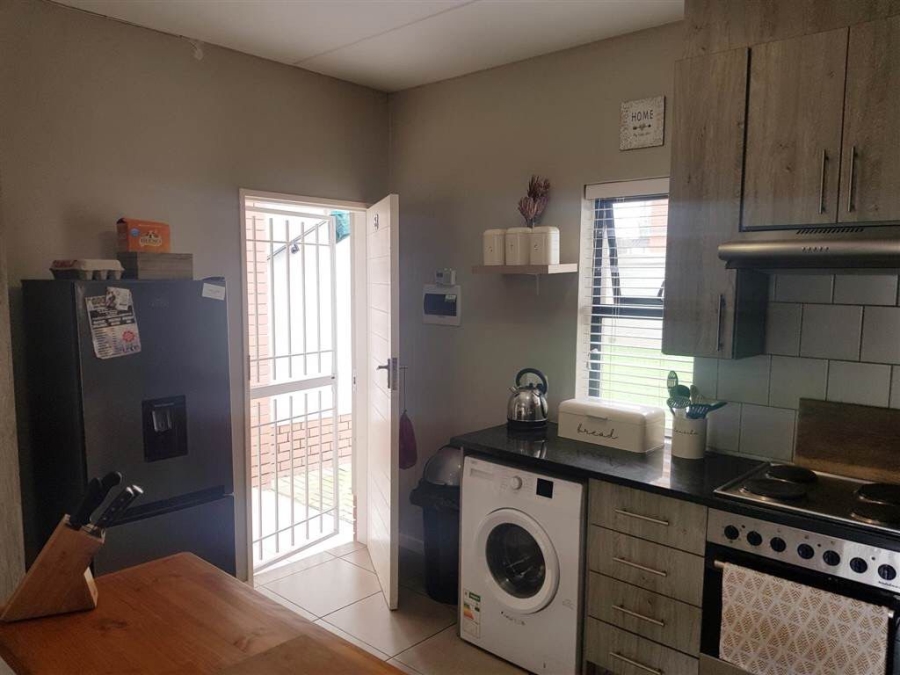 2 Bedroom Property for Sale in Goedeburg Gauteng