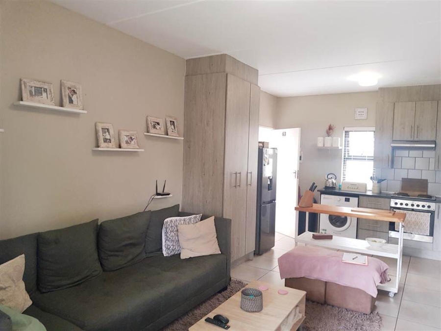 2 Bedroom Property for Sale in Goedeburg Gauteng