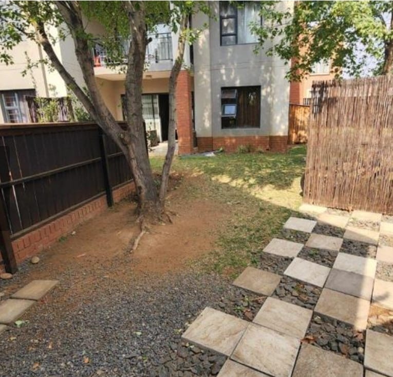 2 Bedroom Property for Sale in Goedeburg Gauteng