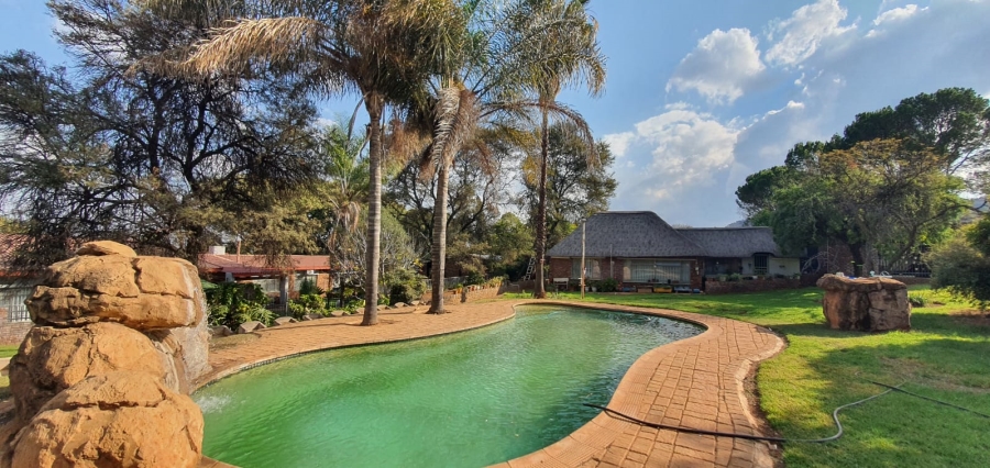 8 Bedroom Property for Sale in Flora Park Gauteng