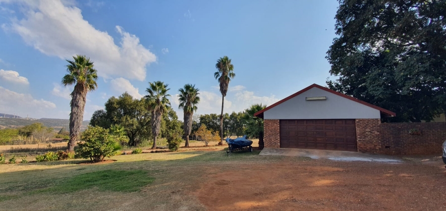 8 Bedroom Property for Sale in Flora Park Gauteng